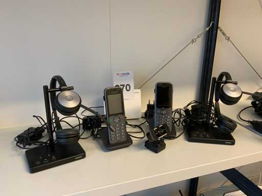 Gigaset en Yealink Handset met headset (2x)