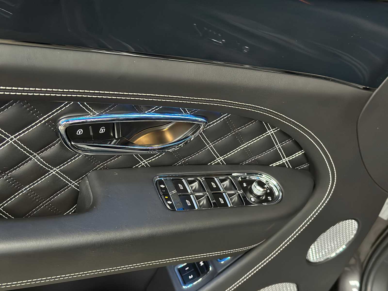 Bentley Bentayga 4.0 V8 First-Edition 550pk 2021