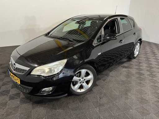 Opel Astra 1.3 CDTi Cosmo, TG-852-T