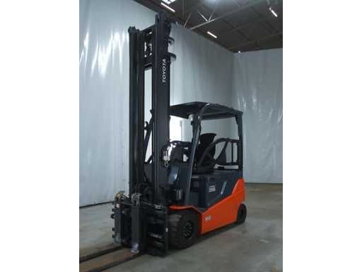 TOYOTA 8FMBT35 Forklift