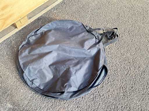 Petrecere de huse ?i gen?i de scut