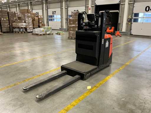 Camionul Toyota OSE100W Man-up 2023