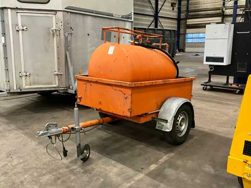 Rimorchio carburante