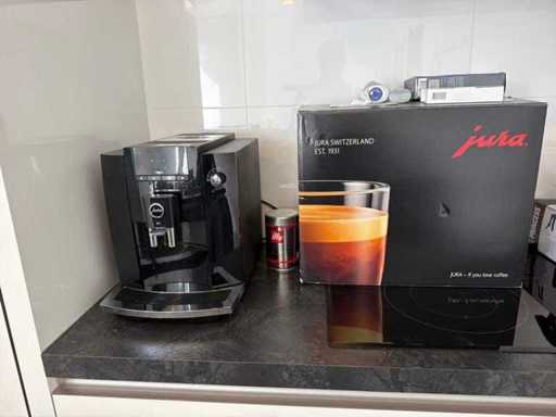 Jura E4 vollautomatische Kaffeemaschine mit Bohnenmühle