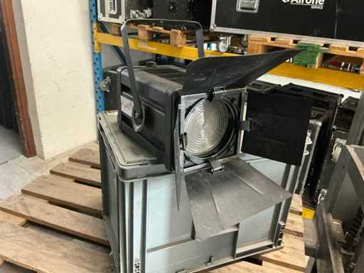 Theaterscheinwerfer mit Fresnel-Linse 1000W +TG + Flagge (6x)