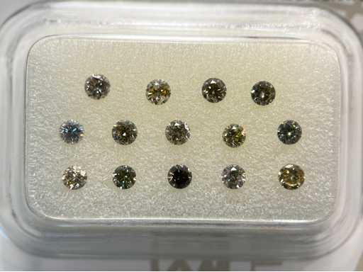 Diamond - 0.55 carat natural coloured diamond (certified)