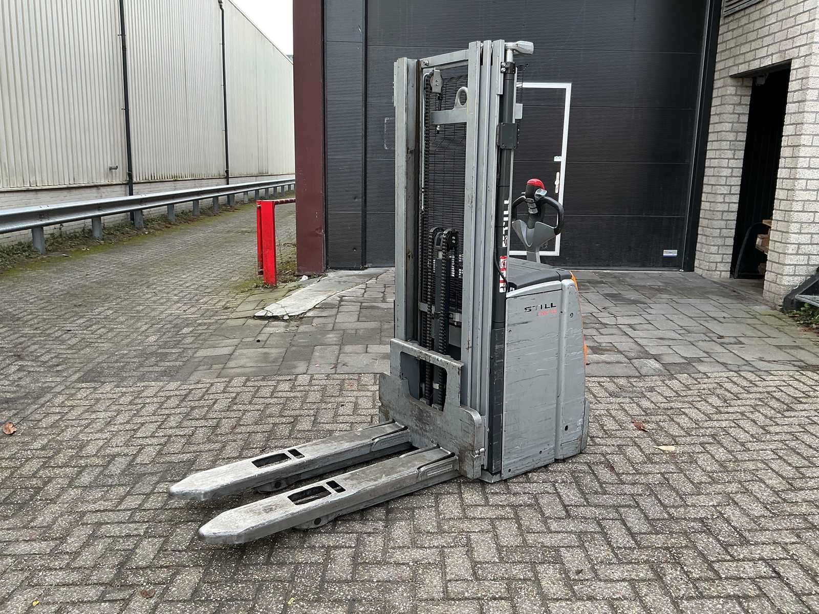 STILL – EXV-16 – Stackers – 2016