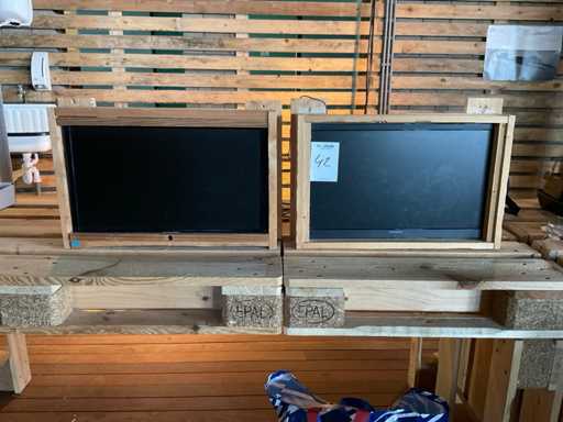 Telefunken HDMI L22F135A3V2 Monitor (2x)