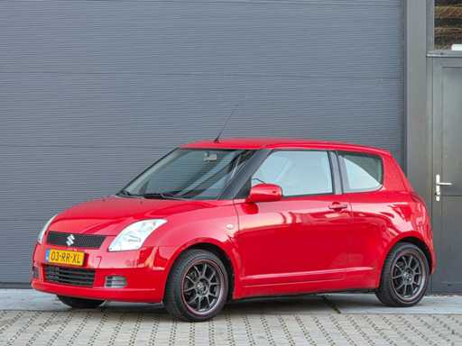 Suzuki - 2005 - Swift - 1.3 GLS - 03-RR-XL