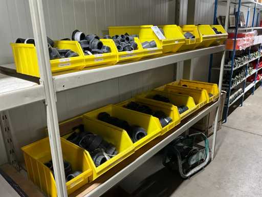 Partia złączek PVC