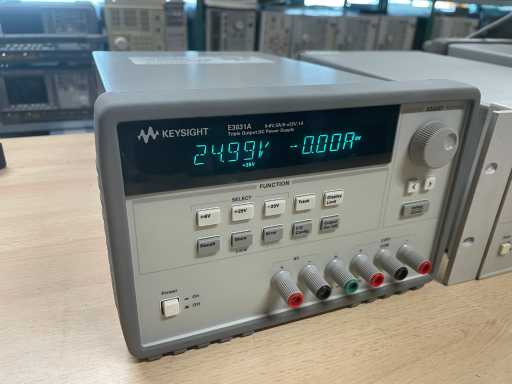 KEYSIGHT - E3631A - Voeding