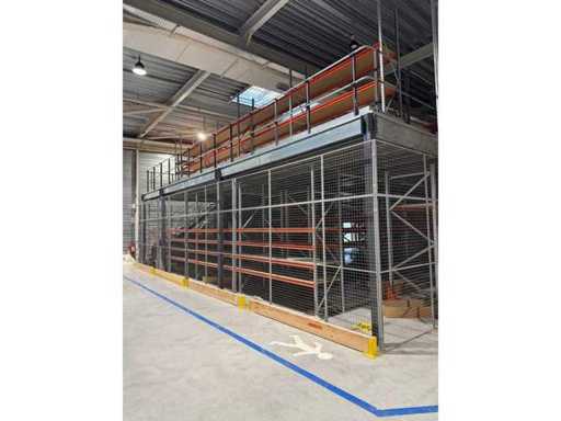 FĂRĂ PREȚ DE REZERVĂ - Peretele despărțitor / plasă aprox. 45 de metri