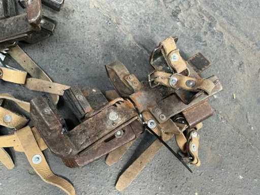 Ancrages pour poteaux métalliques (4x)