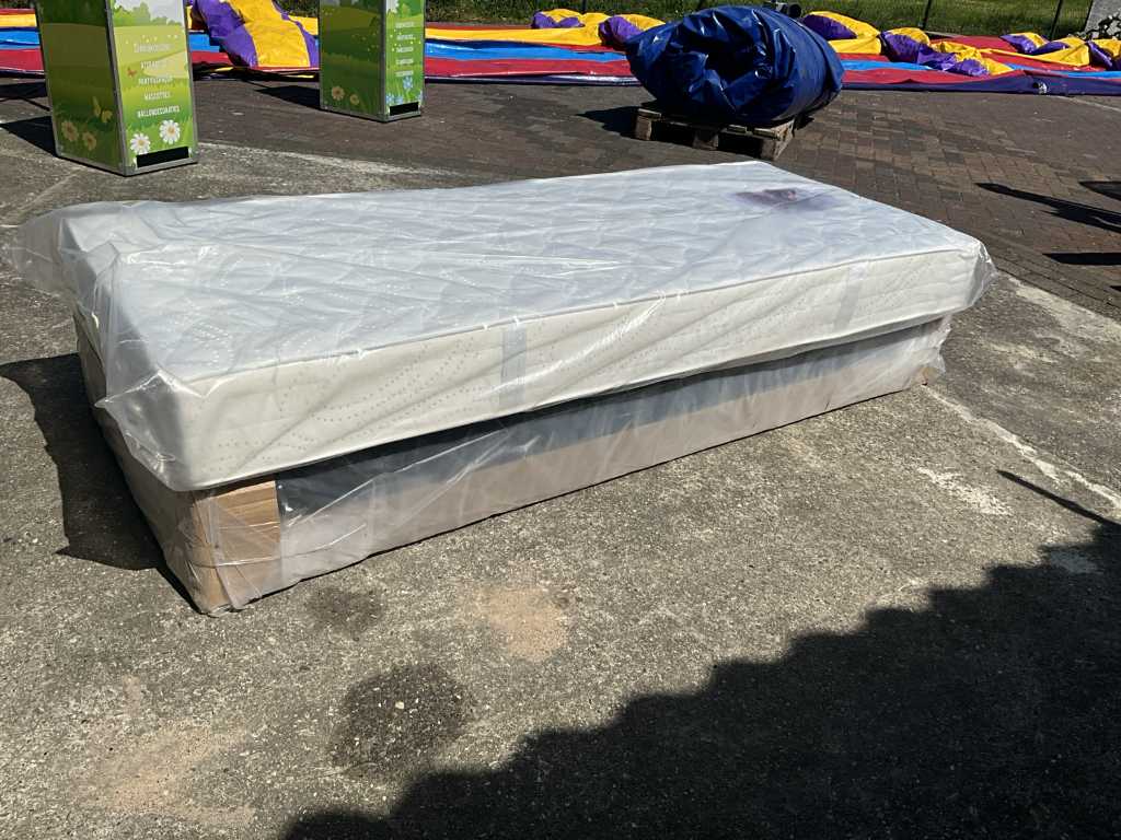 Solida Parador Box spring bed with mattress
