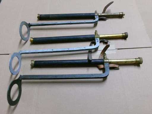 Deens. Handpomp, zonder handvat / defect (U2) (3x)