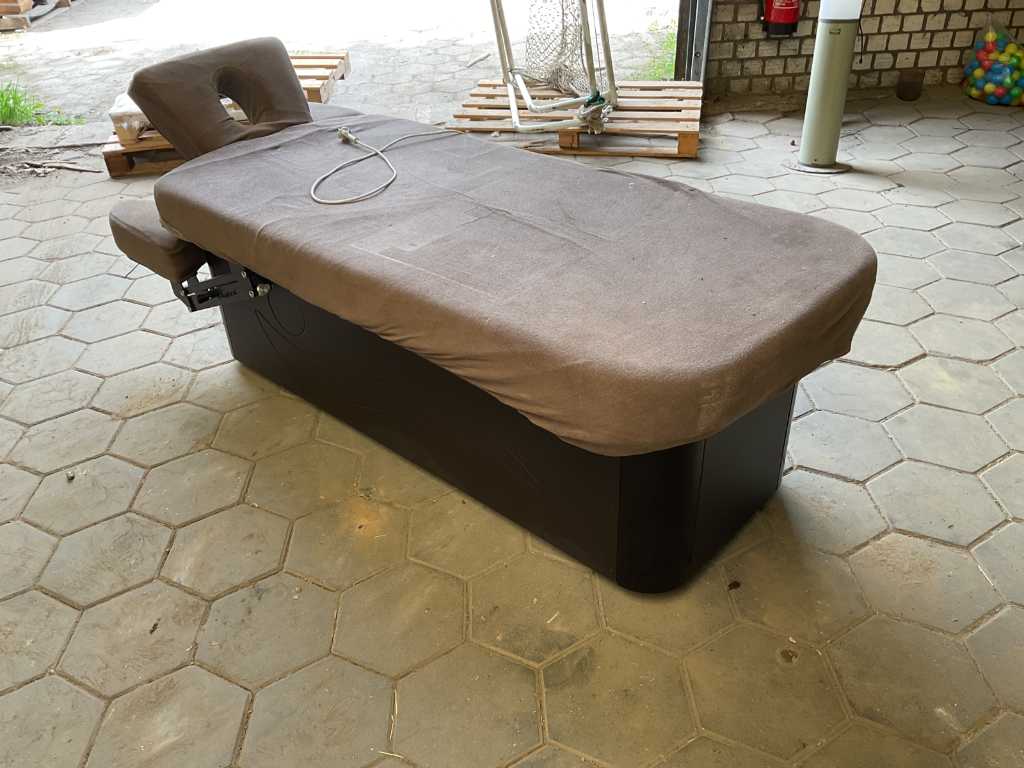 Ghariene Massage Table