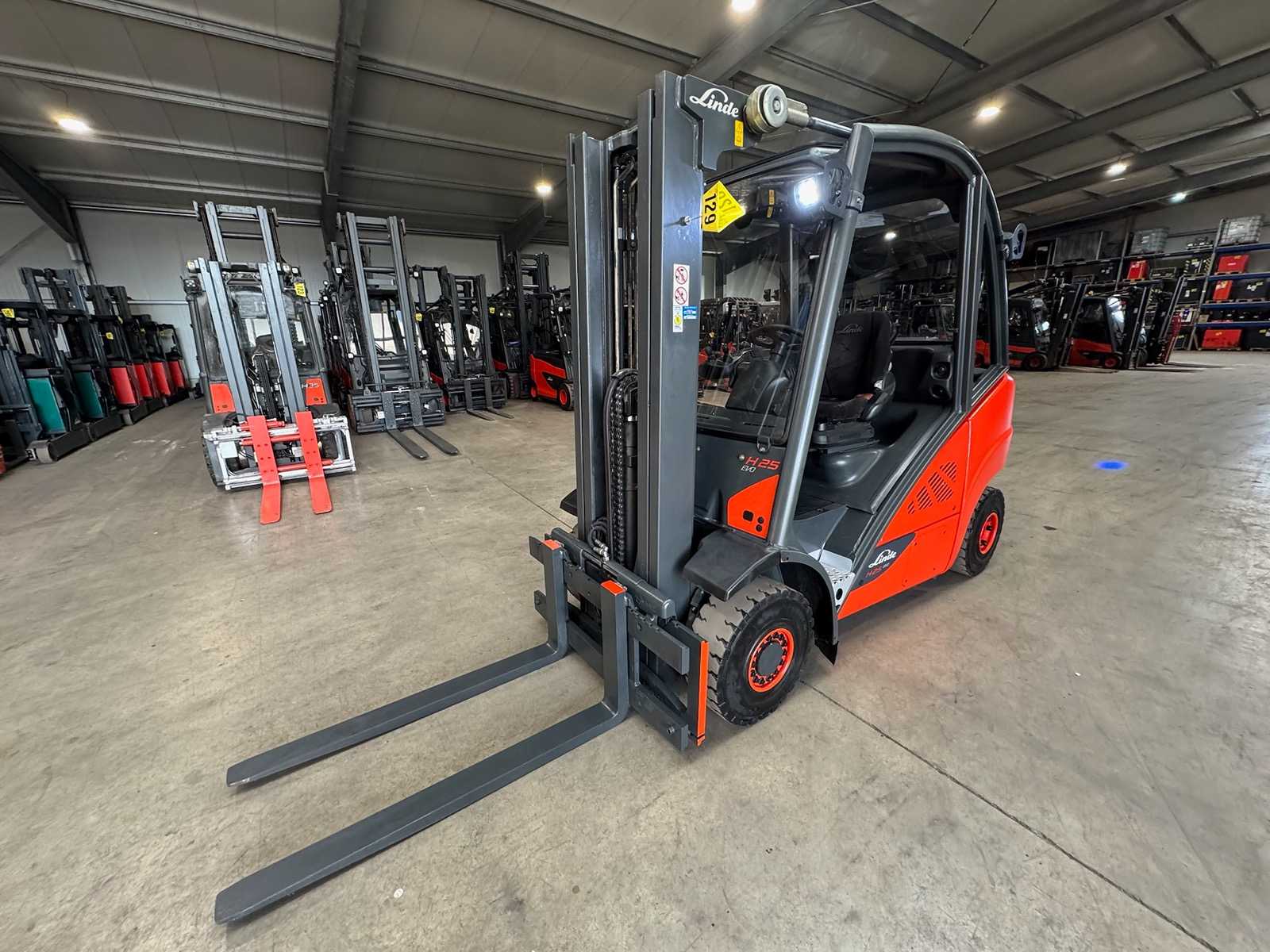 2015 Service + UVV 02/2027 Linde H25D-02 EVO 2,500kg Triplex 471cm Forklift Diesel Forklift 10,599 Hours