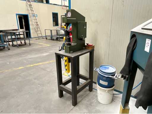 FIE Saroj Engineering Udyog PVTQ RA testeur de dureté manuel