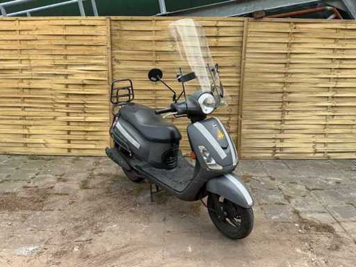 SYM Moped Scooter Fiddle II FDP-89-N