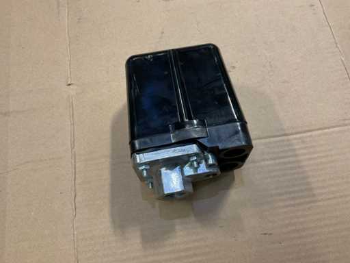 Condor MDR 5/8 Pressure Switch