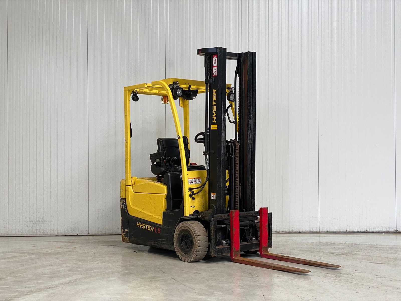 Hyster – 2014 – A1.5XNT – 5.2M Triplex, Free-Lift, Side-Shift, Battery from 2020 – Forklift