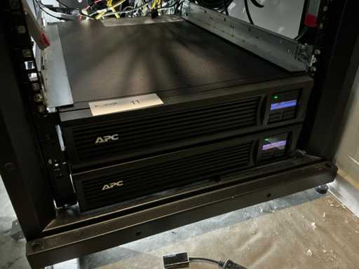Apc SMX2000 UPS (2x)
