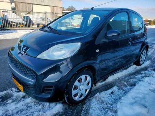 Peugeot - 2010 - 107 - 1.0-12V XS - 81-NLN-2