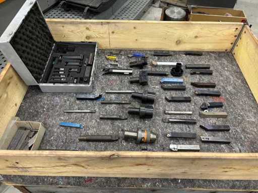 Diverse piese, unelte și accesorii