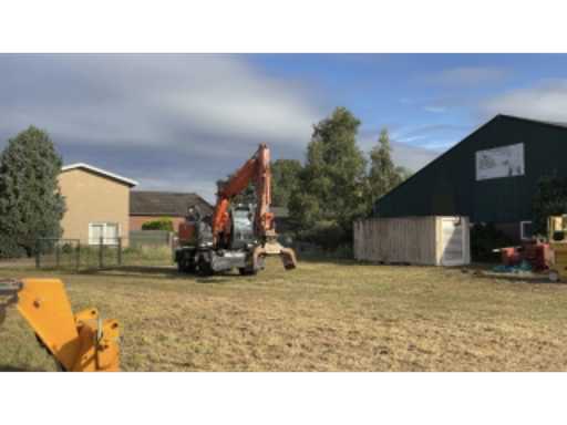 9303a98e-17eb-46d5-a257-a310eff93707.mp4