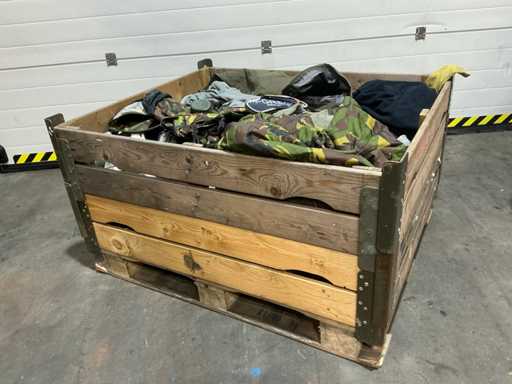 Various NL Army Clothing