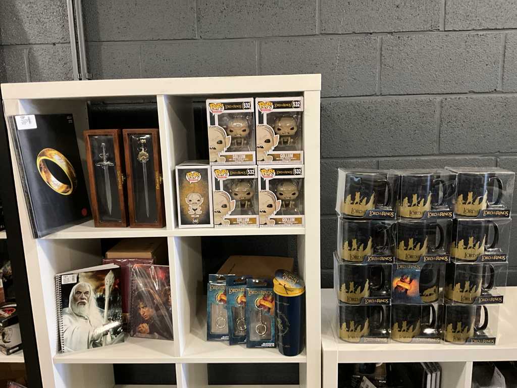 27x LORD OF THE RINGS Collectibles