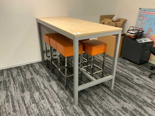 Vergaderstoel met krukken