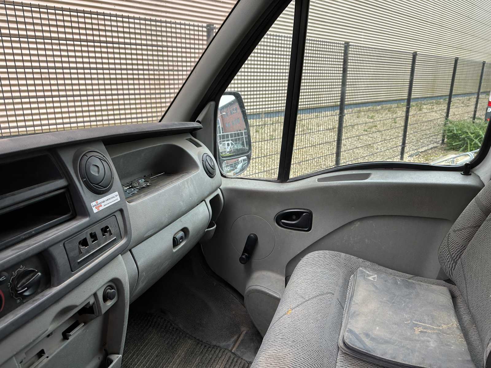 Renault Master T28 2.5dCi 114hp 2006, 23-BZ-XL Youngtimer