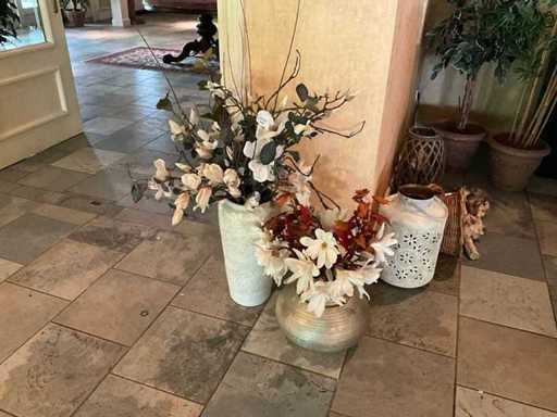 Kunstbloemen in pot (2x)
