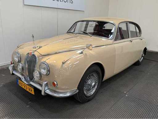 Cars, vintage cars, classics, motorcycles and commercial vehicles