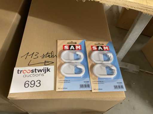 113 x selbstklebende weiße Haken