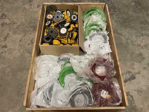 Lotto di materiale per l'installazione