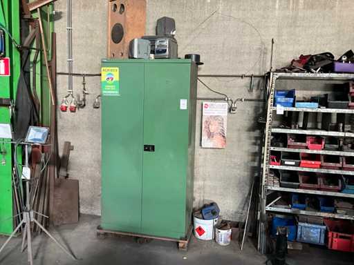 Fami Workshop Cabinet