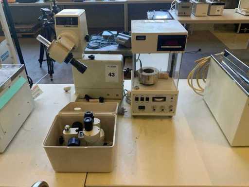 Laboratory equipment (3x)