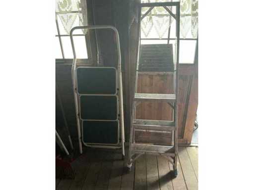 Divers steelgereedschap en 2 trapladders