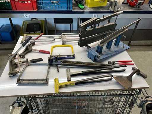 Divers handgereedschap voor zinkbewerking