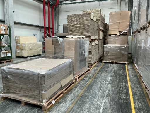 Boîte en carton avec couvercle (650x)