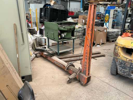 Bancă de îndreptare pentru mașină