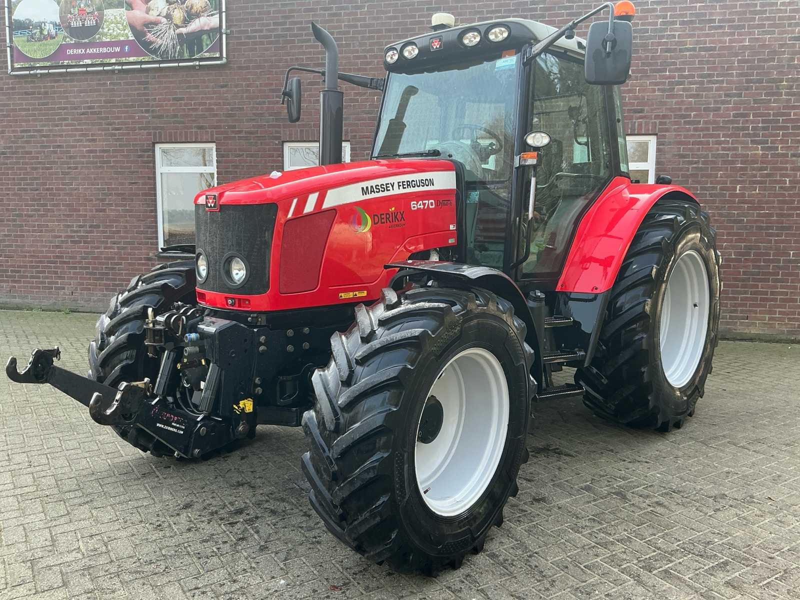 2004 Massey Ferguson 6470 All-wheel drive farm tractor