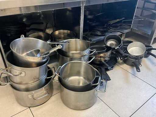 Diverse potten en pannen (53x)