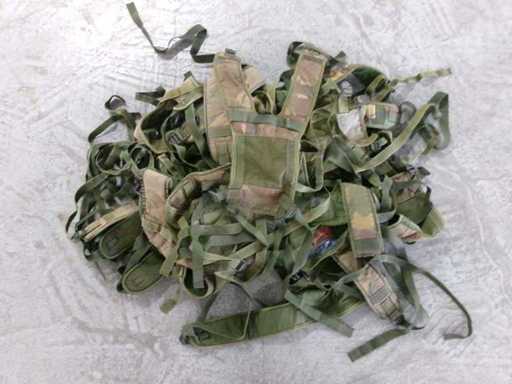 Suspender, partly defective, in 2 wooden boxes (U2) (220x)