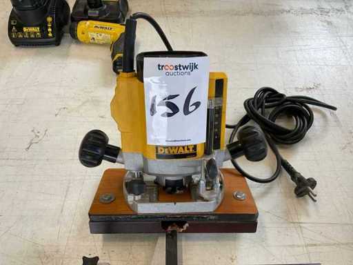 DeWalt DW614 Router