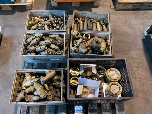 Molti presi d'aria automatici, 1 1/2", 1 1/4"