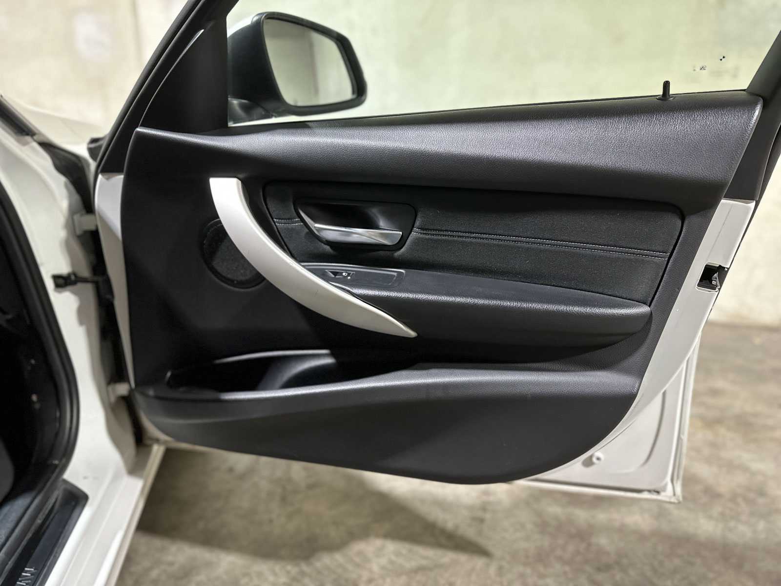 BMW 318i Corporate Lease Executive 3-serie 136pk 2018 (Origineel-NL), SB-204-F