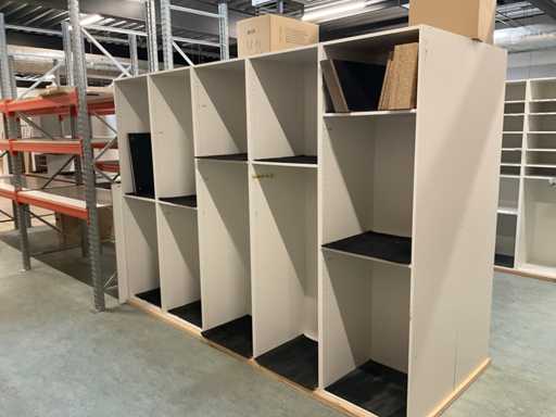 Kvik – Schrankwand 300x56x208 cm